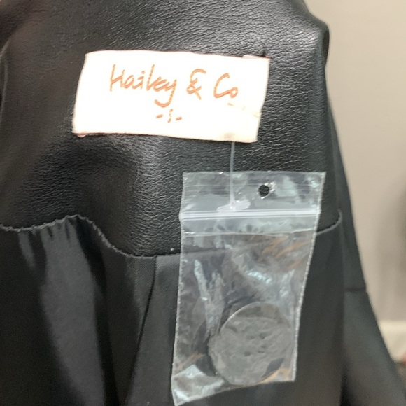 NWOT Hailey & Co Vegan Leather Blazer - Picture 4 of 5